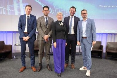 Podiumsteilnehmer*innen des offiziellen Side Events der MSC 2026 "Wettlauf zur Verteidigungsf&auml;higkeit: Von der Idee zur Wirkung"