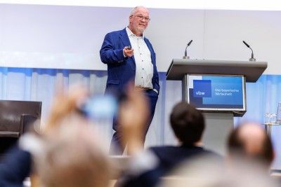 Prof. Dr. Dirk Heckmann tr&auml;gt zu den Voraussetzungen der Digitalisierung vor